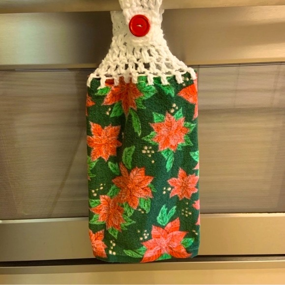 HAND CRAFTED Christmas Crocheted Top Hanging Kitchen or Bathroom Hand Towels - Picture 10 of 11